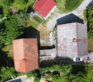 Građevinsko zemljište sa gospodarskom zgradom - Lokve, 1500 m2 - cover