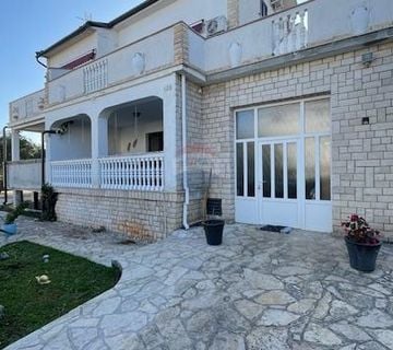 Otok Krk, Porat, 2S+DB, 82 m2,okućnica 348 m2 - cover
