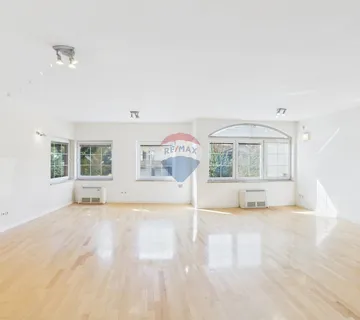 Zagreb, Bukovac - kuća s garažama i velikim dvorištem - cover