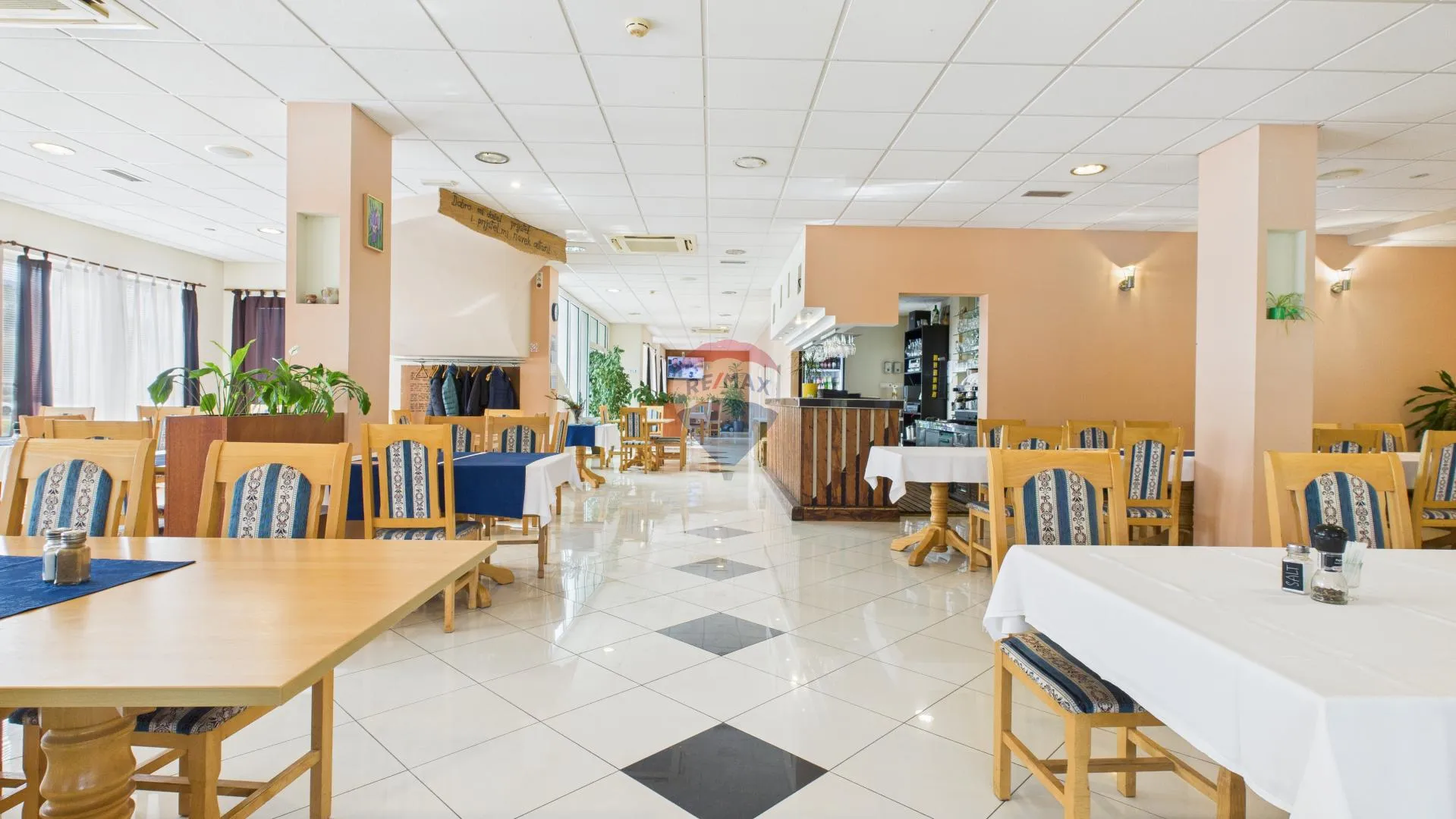 Tuheljske toplice - restoran, veliki parking, top lokacija, turistička zona - cover