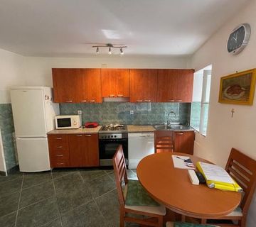 Otok Krk-Punat, prvi red do mora, 180 m2 - cover