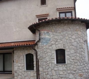 REŠETARI - posjed sa 3 kuće i 9.000 m2 građevinskog zemljišta (dozvola za starački dom) - cover