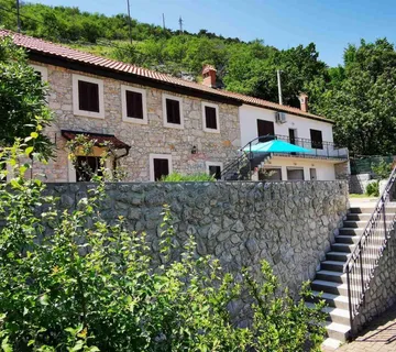 Bribir- 2 uređene kuće sa impresivnom okućnicom - cover