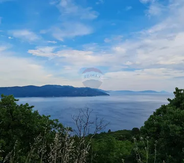 Brseč-zemljište uz more s pogledom na Cres - cover