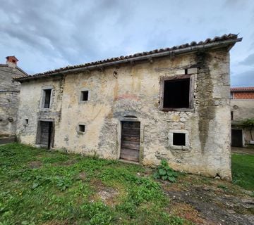 Istra, Buzet, Ročko polje - dvije samostojeće kamene kuće - cover
