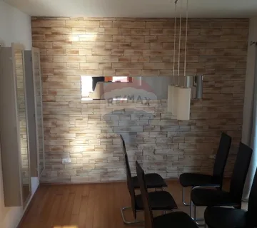 PREKRASAN 2S STAN BLIZU GRADA,MIRNA LOKACIJA - cover