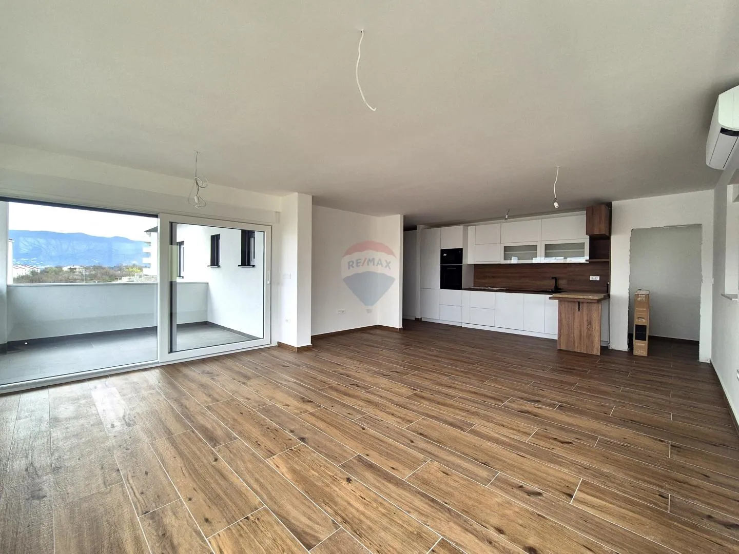 RIJEKA,KASTAV- NOVOGRADNJA, penthouse 3S+DB, garaža, pogled na more - cover