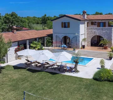 Istra, Svetvinčenat - predivna vila sa bazenom - cover