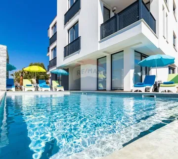 Istra, Medulin - moderna apartmanska kuća, top lokacija - cover