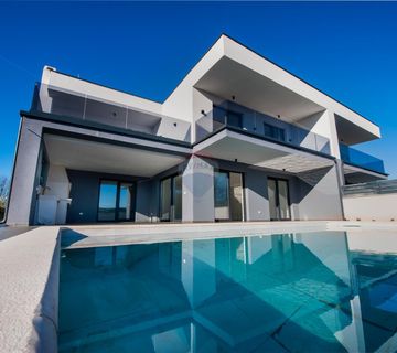 Rovinj-luksuzna dvojna vila s grijanim bazenom i 650m2 okućnice - cover