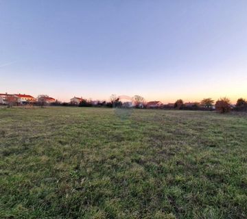 Vodnjan, građevinsko zemljište stambene namjene, 4983 m2 - cover