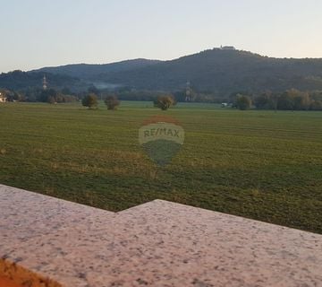 Grobnik, Dražice - kuća površine 372 m2 na mirnoj lokaciji - cover