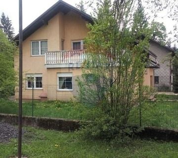 Delnice, kuća sa mogučnošću podijele  dva stana - cover