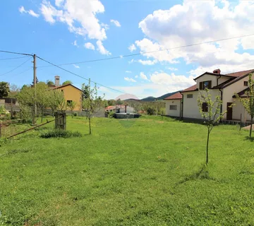 MATULJI,BREŠCA- ravno i ograđeno građevinsko zemljište 829 m2 za obiteljsku kuću - cover