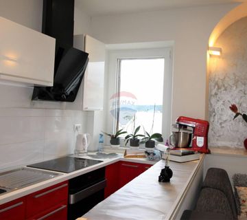 Istra, Rovinj, stan/poslovni prostor 55m2, prvi red do mora! Rijetkost na tržištu - cover