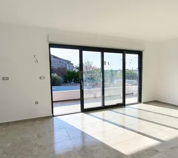 Istra, Valbandon - trosoban stan u novogradnji  - cover