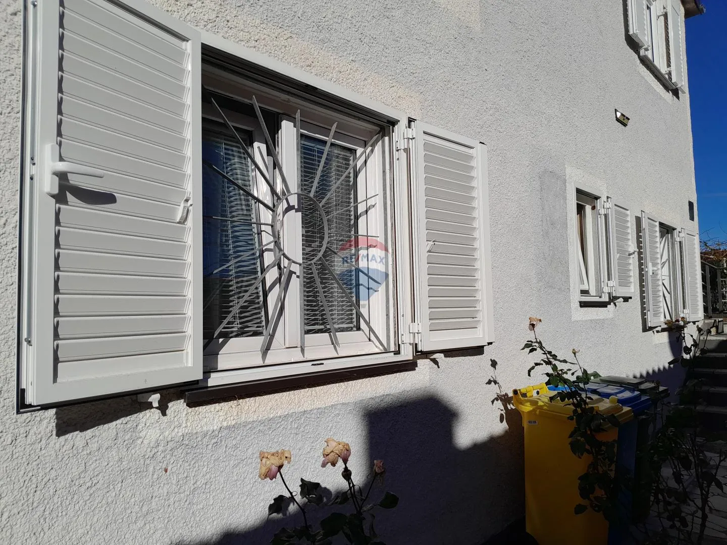 Istra,Fažana,kuća sa dva stana 400 m do plaže! - cover