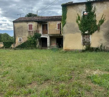 Poreč, okolica, veliko zemljište i starina 2 km od Poreča - cover