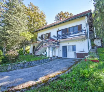 Duga Resa, kuća pored Mrežnice - cover