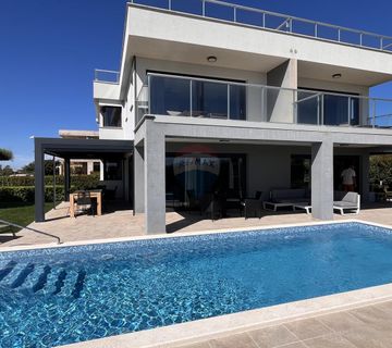 Istra, Novigrad, vila s bazenom blizu mora - cover