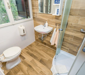 Gorski kotar,Hajdine,kuća sa uhodanim poslom - cover