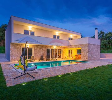 Istra, okolica Svetvinčenta, moderna villa s bazenom  - cover