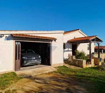 Istra, Rakalj- prizemnica s bazenom i dodatnim objektom - cover