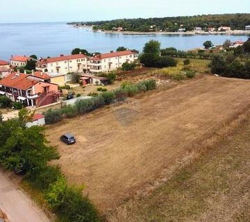 Istra, Lovrečica, Građevinski teren 150 m od mora - cover