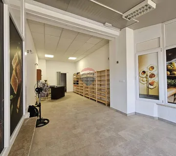 Rab,poslovni prostor 38m2 - centar  - cover