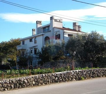 OTOK KRK-MALINSKA kuća sa 7 apartmana - cover