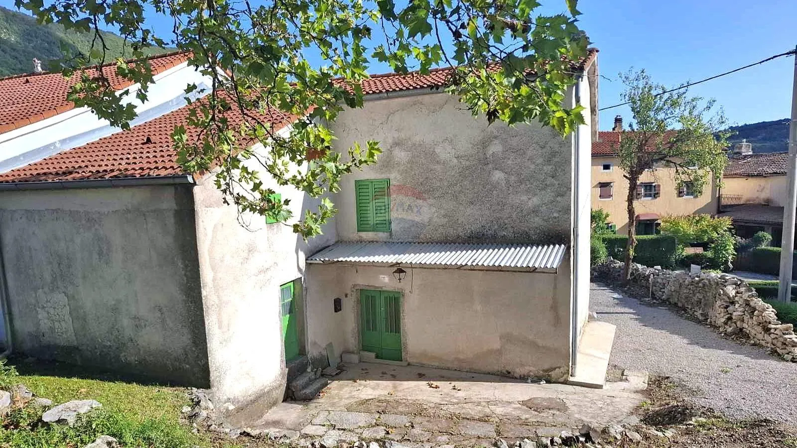 Istra, Lupoglav okolica- kuća u centru naselja - cover