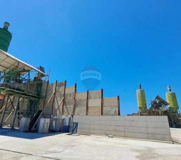Zagreb, Novi Zagreb, Blato, betonara sa zemljištem  21 000 m2 - cover