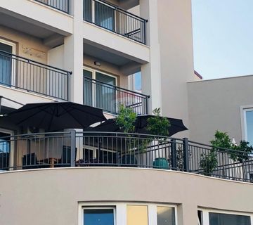 NOVI VINODOLSKI - studio apartman 26 m2, sa prostranom terasom - cover