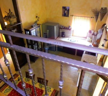 Luksuzna obiteljska kuća blizu Fužina - cover