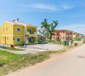 Novigrad - okolica, dvojna kuća u blizini mora - cover