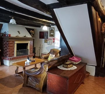 BUZET, OKOLICA ROČA, KUĆA 178M2+APARTMAN 42M2+OKUĆNICA 220M2 - cover
