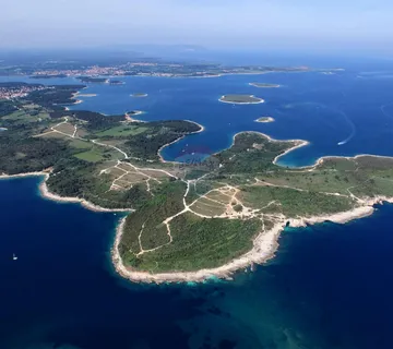 Istra, Premantura, negrađevinsko zemljište na Rt Kamenjaku - cover