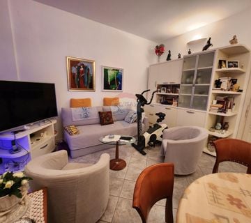 Opatija -  stan 90 m2 s parkingom u vili do mora - cover