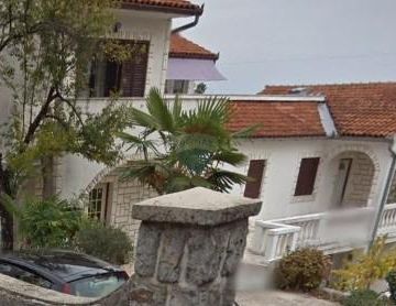 OPATIJA,OPRIĆ- etaža sa bazenom, vrtom i pogledom na more - cover