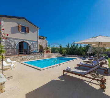 Istra, Svetvinčenat - predivna vila sa bazenom - cover