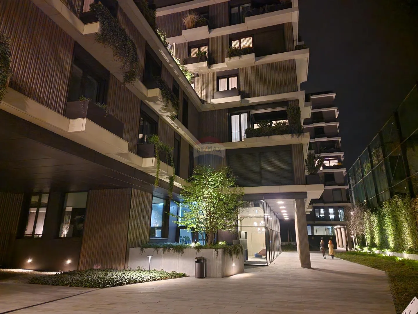 Zagreb, Park Kneževa- luksuzan trosoban stan s vrtom i duplom garažom - cover