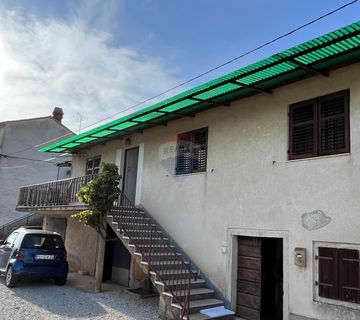 Višnjan - okolica, dvojna kuća sa puno potencijala - cover