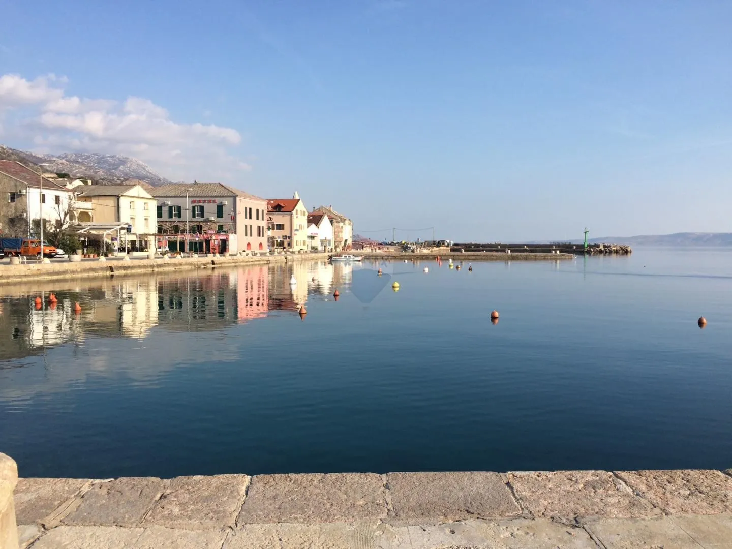 KARLOBAG-kuća s ugostiteljskim objektom i dva stana - cover