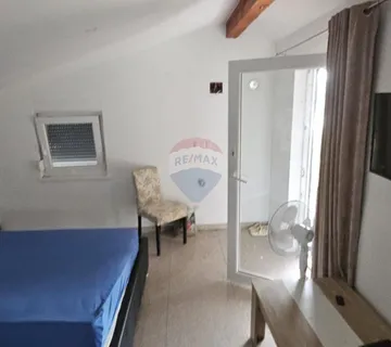 Istra, Peruški - legalizirana kuća u prirodi sa pogledom na more - cover