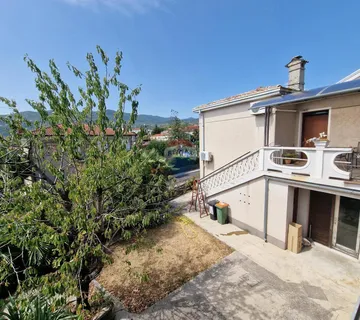 MATULJI - CENTAR - kuća sa vrtom i velikom okućnicom - cover