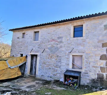 Istra,Grožnjan okolica-Samostojeća kamena kuća  - cover