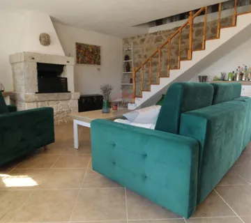 Istra, Vižinada - Renovirana kamena kuća u centru - cover