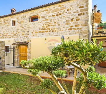 Istra,Buje-Kamena kuća s vrtom u centru grada,PDV uključen - cover