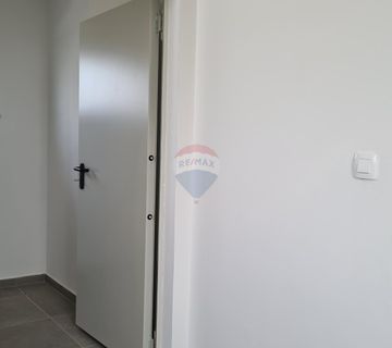 Poreč: Stan u modernoj novogradnji s krovnom terasom - cover