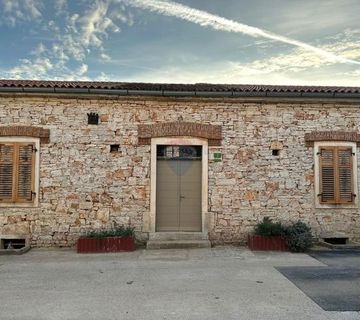 Istra, prekrasna autohtona nekretnina od 560 m2 sa šternom - cover